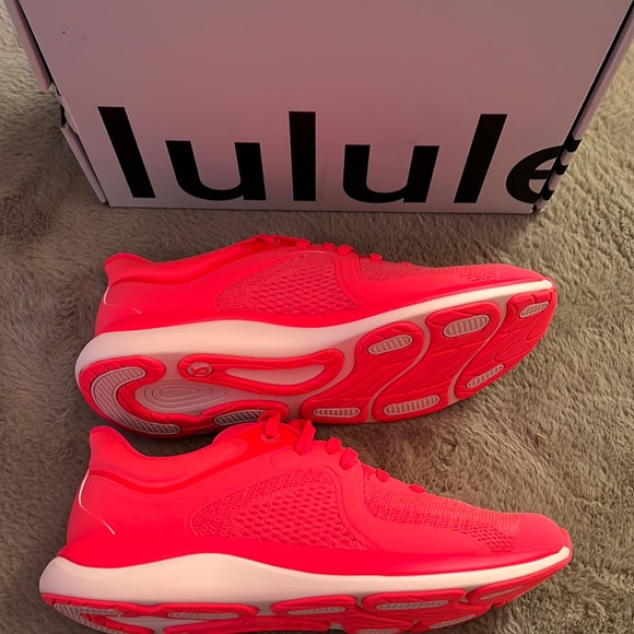 lululemon athletica Shoes - Lululemon Chargefeel workout low sneakers size 8.5 color:flare pink